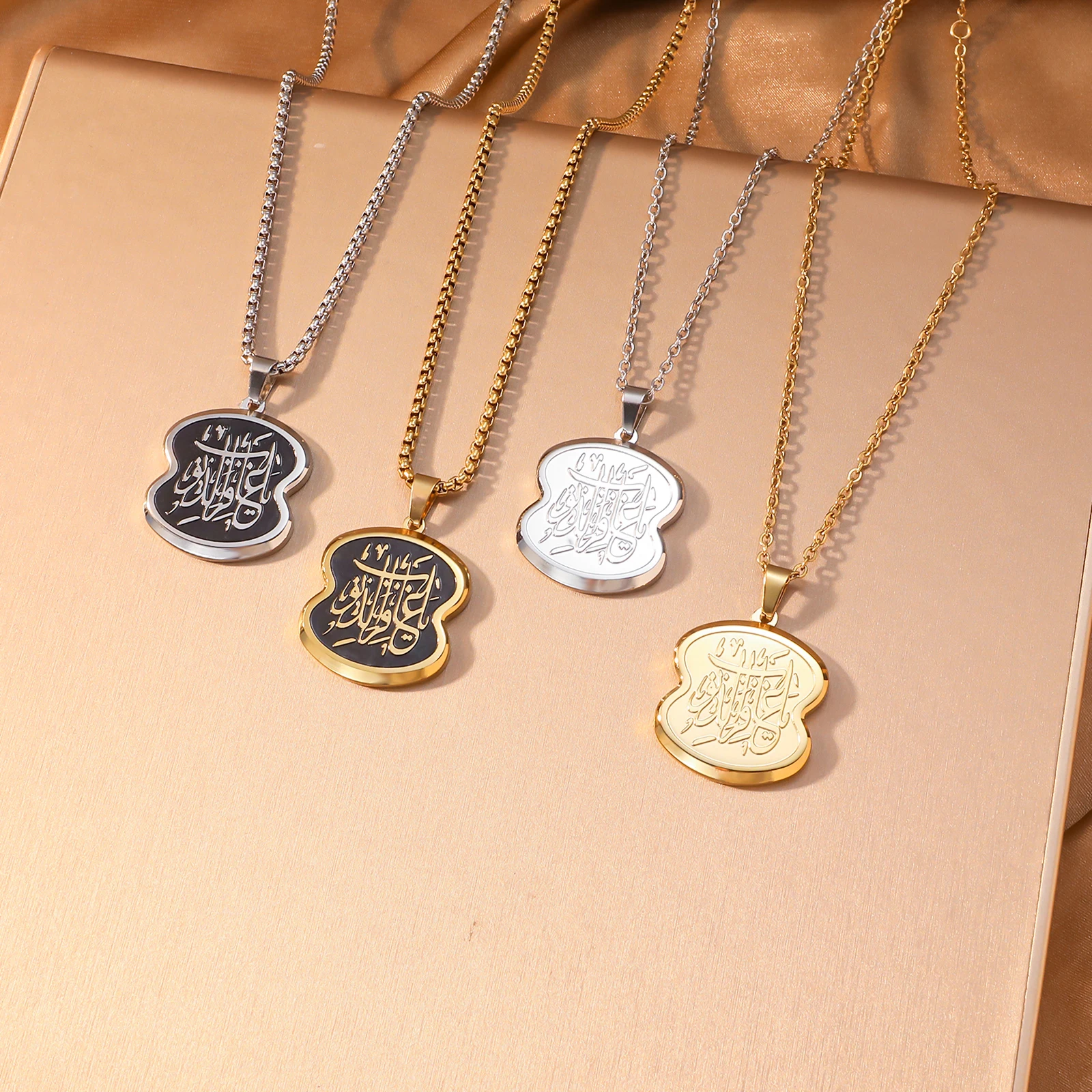 Unisex Vintage Patterned Irregular Cloud-Shaped Pendant Necklace, Engraved Box Chain Design, a Statement Jewelry Piece That Showcases Your Personality, Suitable for Everyday Wear, Dates, Parties, Holidays, Anniversarie