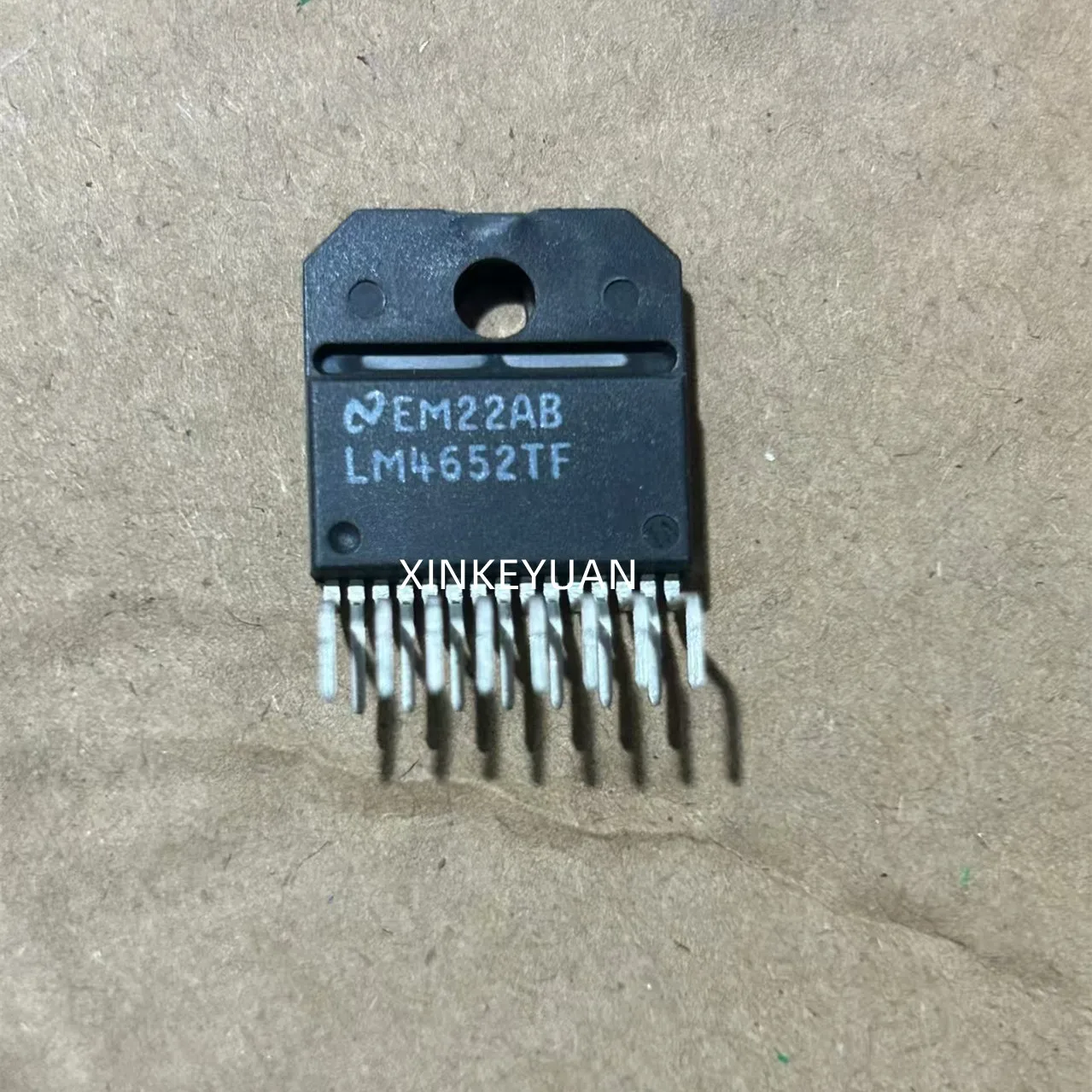 

LM4652TF is a new integrated circuit chip