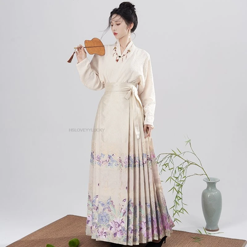 

Ming Dynasty Hanfu women's Horse Face Skirt Top Long Sleeve Traditional Chinese Hanfu Set Women Elegant Daily Oriental Dress Set