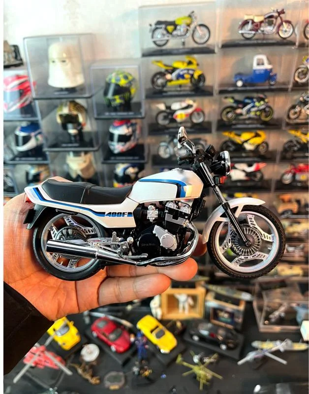 

1/12 New Arrival Special Price Diecast Metal Japanese Classic Motorcycle Model Furniture Display Collection Toys For Children