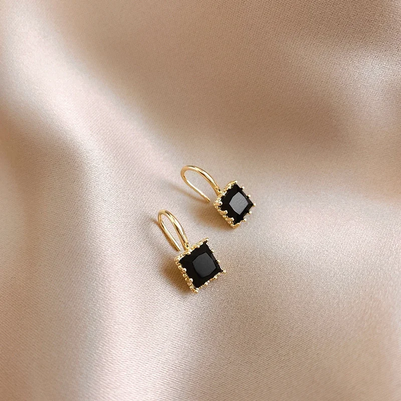 Square Crystal Stone Earrings Copper Material in Gold Plated Clear Black Crystal Stone Fish Hook Earring Women Hot Jewelry