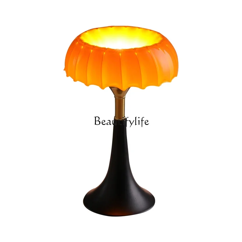 

LJYNordic Bud Bedside Table Mushroom Wedding Room Warm Decoration Atmosphere Small Ornaments Luminous Objects