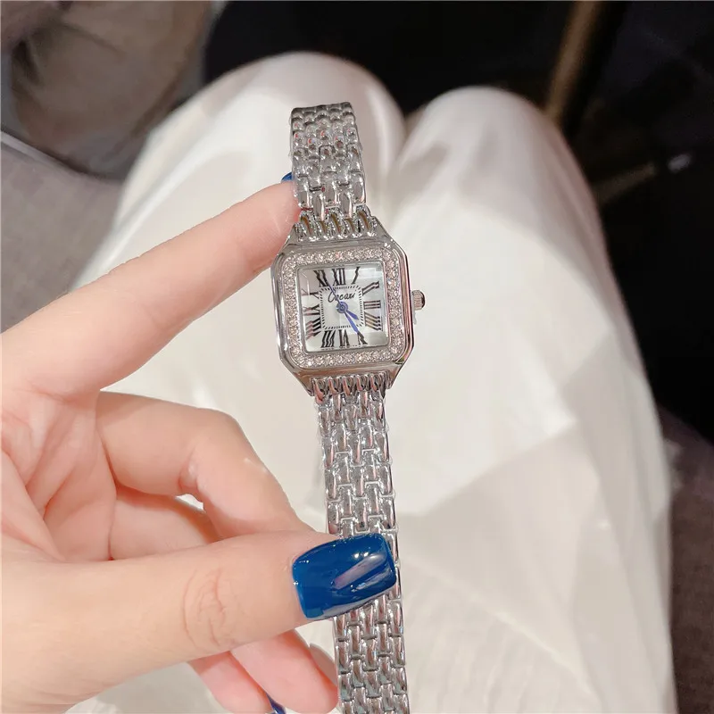 Cacaxi Women\'s Fashion Square Watches Gold Alloy Strap Luxury Ladies Quartz Wristwatches Qualities Female Roman Scale Clock A163