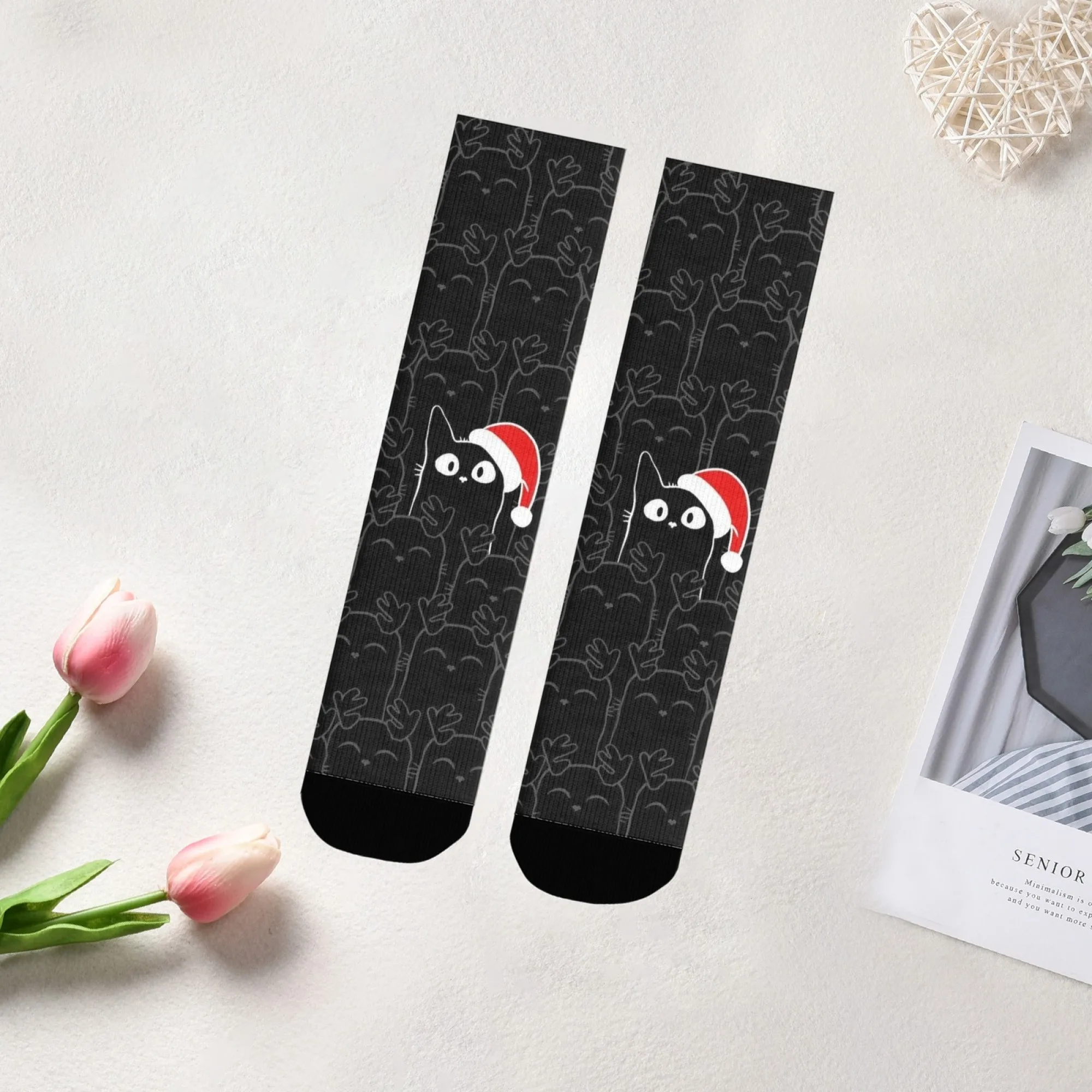 Lebendige Weihnachtsmütze, Katzenkunst-Crew-Socken, auffälliger schwarz-rot-weißer Katzendruck für Weihnachtsgeschenke und modische Statements