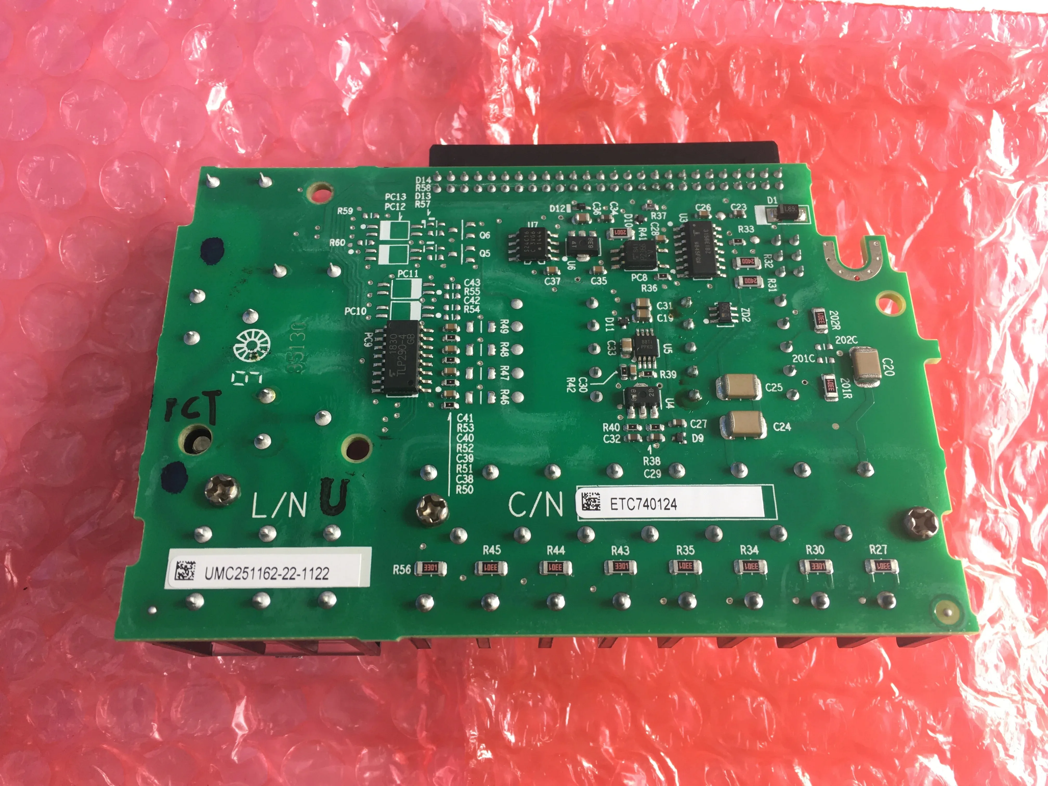 

Основная плата инвертора серии A1000 + клеммная колодка ETC 740110 -S1024 ИТК 740124