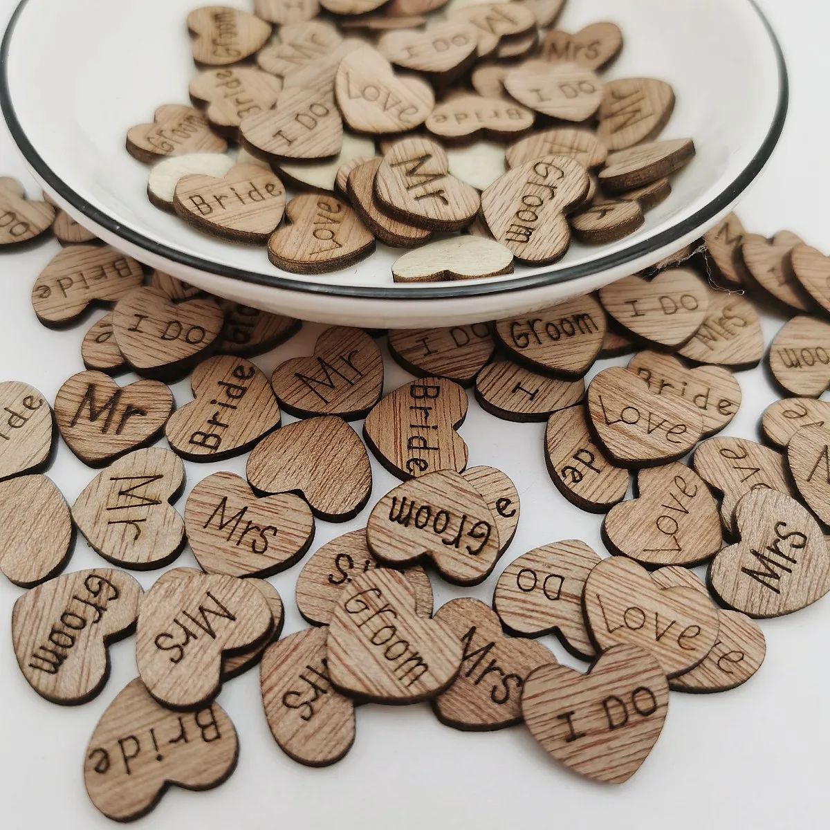 100pcs 15x13mm Rustic Engrave Wood Love Hearts Birde Groom Mr Mrs I Do Laser Cutouts DIY Crafts For Wedding Table Confetti