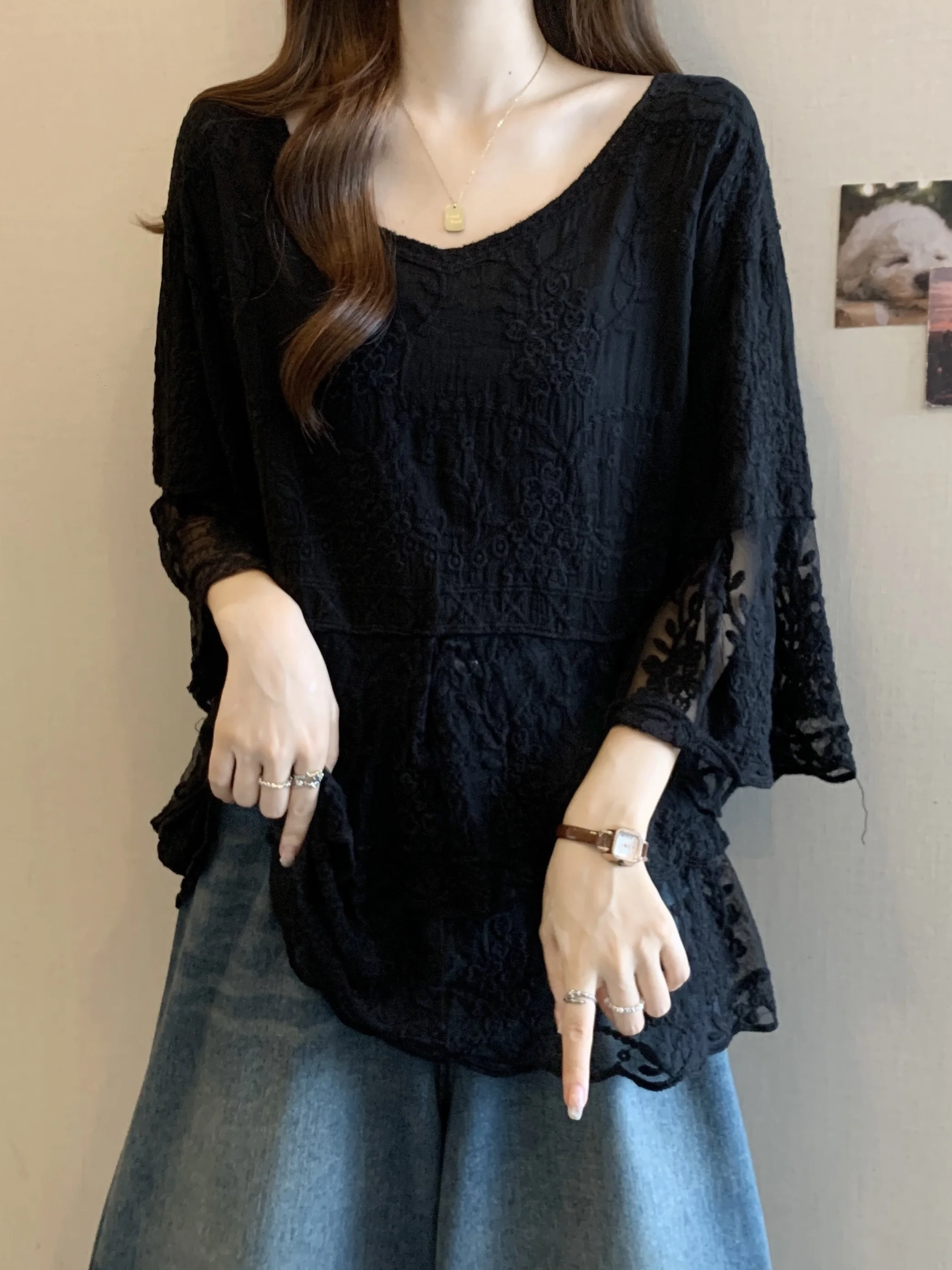 plus Size Women's V-Neck Sleeveless Lace Floral Shirt Air Conditioning Cover up Summer Loose Fit Korean Style Commute Shirt
