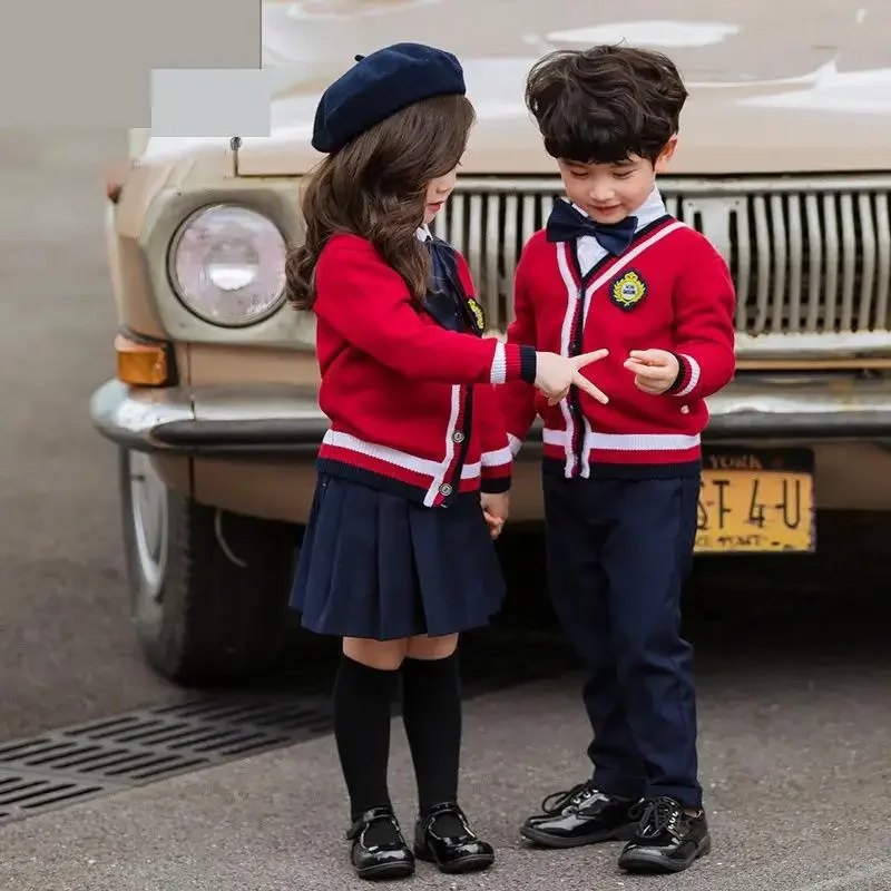 Bambini Coreano Uniforme scolastica giapponese Ragazze Ragazzi Maglione rosso Top Gonna Pantaloni Abito lavorato a maglia Studenti Vestiti Costumi da coro