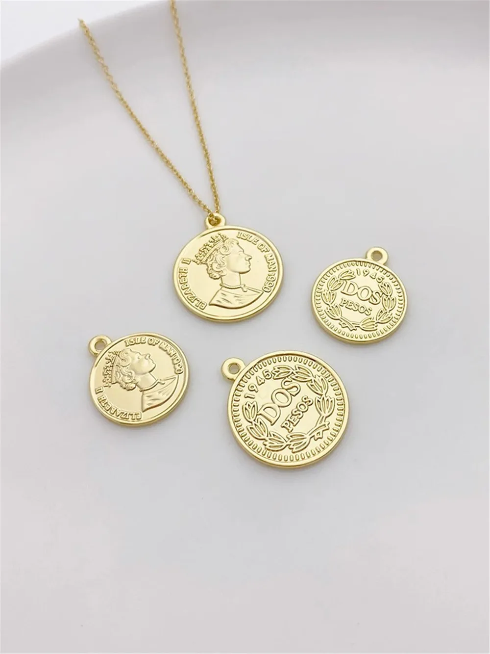 

14K Gold Package Retro Beauty Avatar Coin Round Pendant Handmade DIY Bracelet Necklace Material Pendant L517