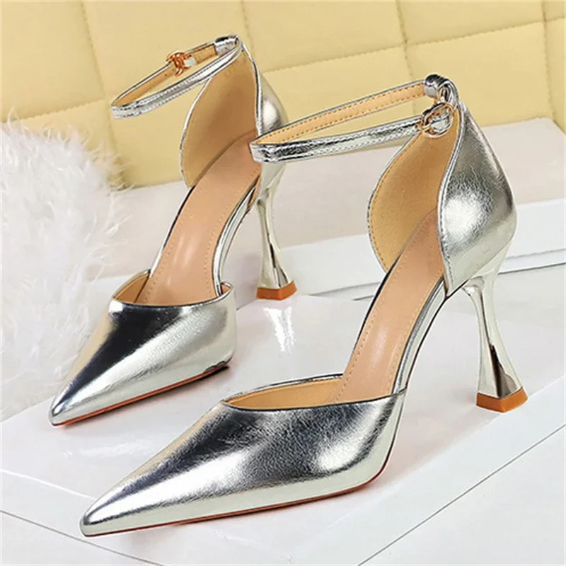 

Spring Autumn Patent Leather High Heels Silver Woman Pumps Sexy Party Sandals Banquet Shoes Female Heels Plus Size 42 43 W104