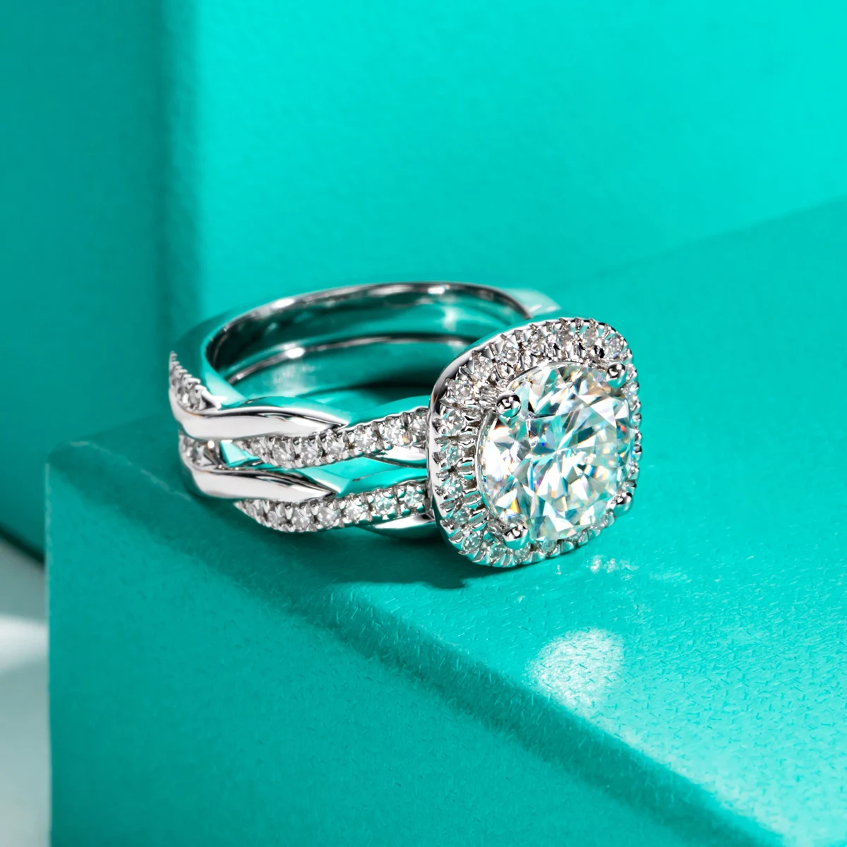 AnuJewel 3ct D Color Moissanite Halo Engagement Ring 18k Gold Plated 925 Sterling Silver Bridal Rings Set for Girls Jewelry
