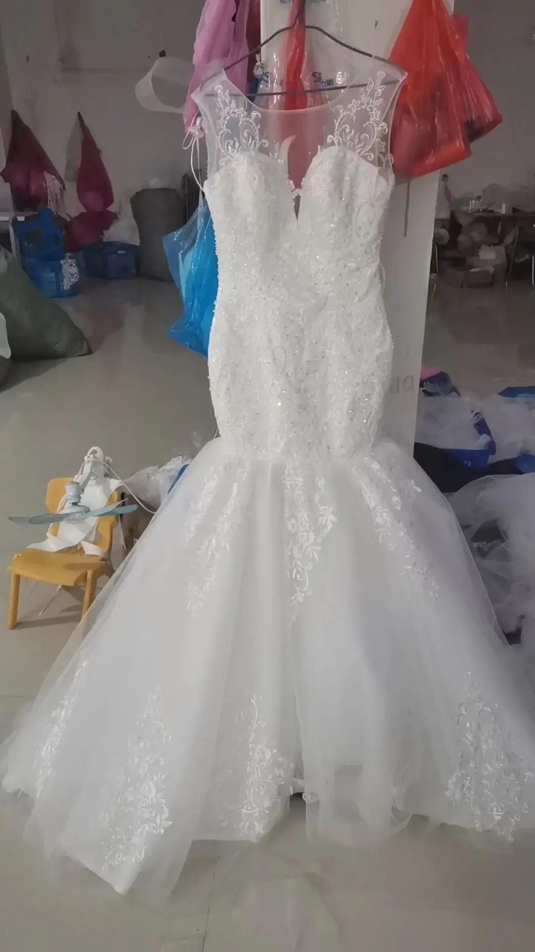 Customized Customize Elegant Sleeveless Africa Mermaid Wedding Dress Fashion Applique Lace Flower Plus Size Fish Tail Bride Dres