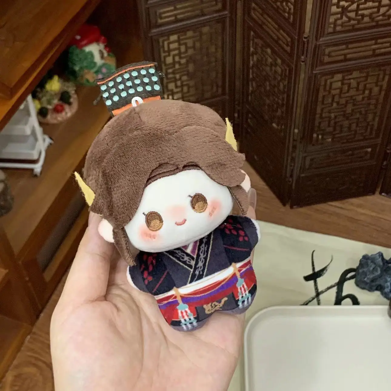 Breloczek pluszowy 10 cm z nadrukiem, popiół z ciała Guang Ling Wang z Królestwa, w starożytnym stroju, zawieszka w kształcie rozgwiazdy, prezent na Boże Narodzenie