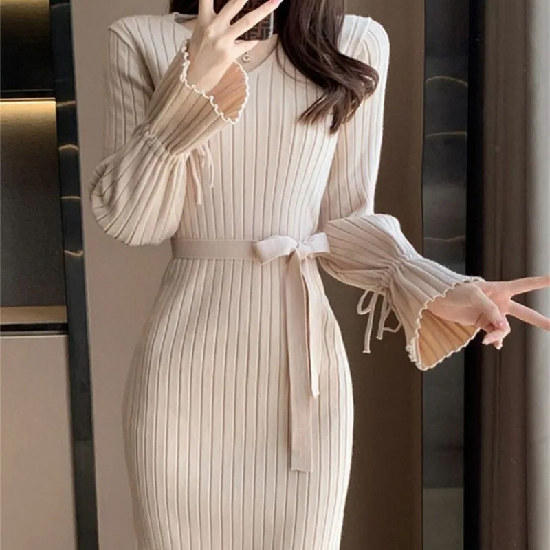 

Trumpet Sleeve Solid Color Knitted Dress Autumn New 2023 Waist Temperament Slim V-neck Long Dress