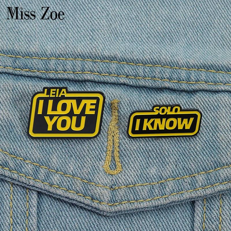 Geständnis Dialog Emaille Pins Custom I LOVE YOU I KNOW Broschen Revers Abzeichen Kleidung Lustiger Schmuck Geschenk für Freunde
