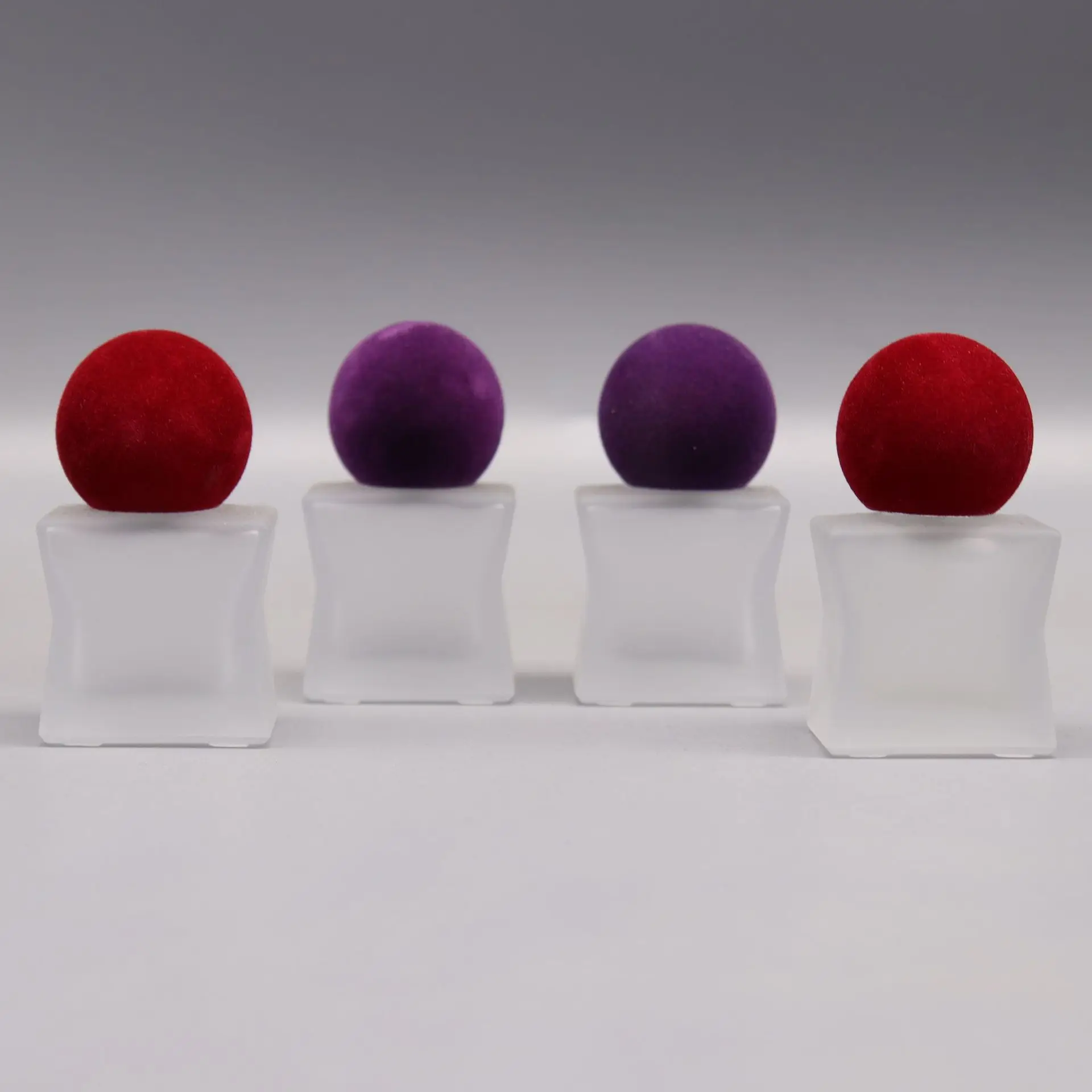 

15ML Premium Perfume Bottle Portable Round Cap Perfume Dispenser Bottle Cosmetic Spray Bottle Frosted Bottles Flocking Ball Cap