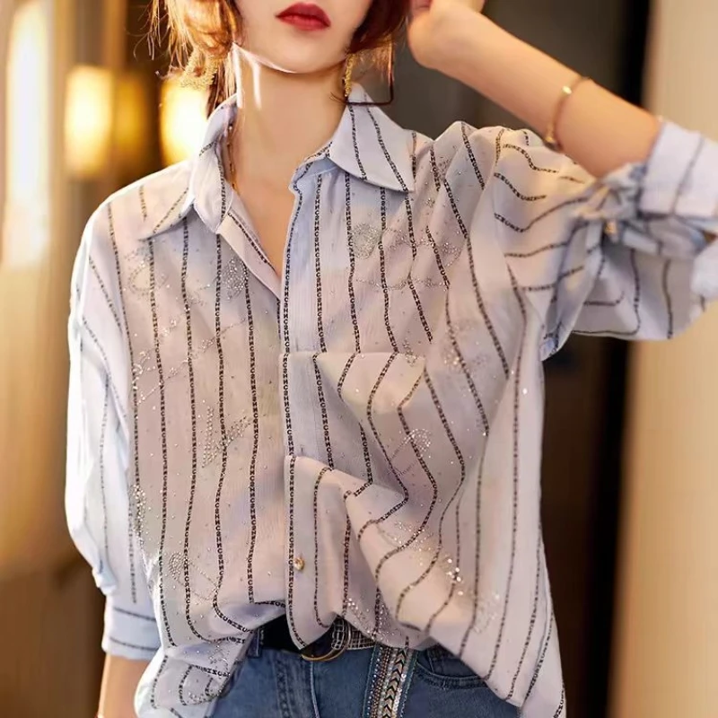 

2024 Spring and Autumn Women's Wear Hot Diamond Stripe Minimalist Elegance Mid Length Shirt Loose and Slimming Sunscreen Top