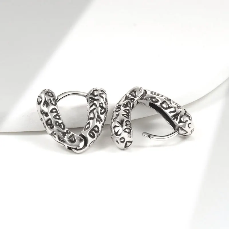 Silver Color Retro Geometry  Pattern Earrings For Men Women Punk Style Ear Buckle 2025 New Trendy Jewelry Accessory