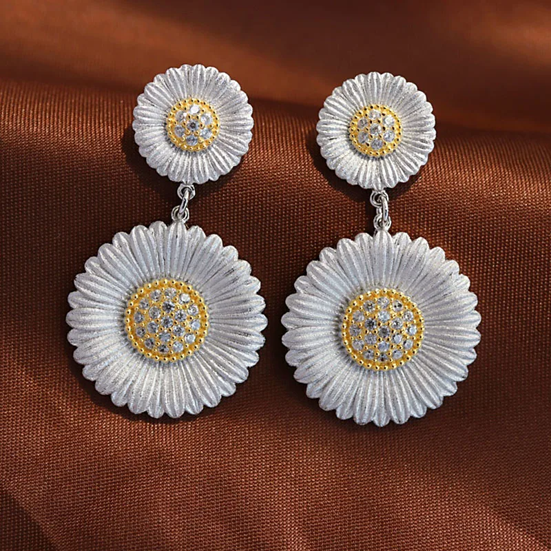 

ZOCA Classic 925 Sterling Silver Gold Plated White Elegant Small Daisy Flower Earrings Women Plant Fine Jewelry Gift Friendship