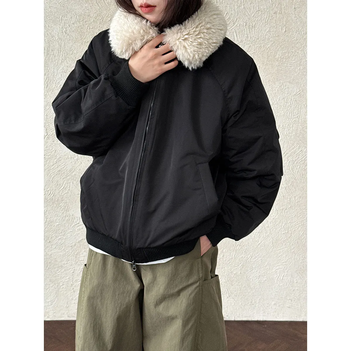 2025 Giacca imbottita con collo in pelliccia calda Giacca invernale da donna versatile Giacca in cotone