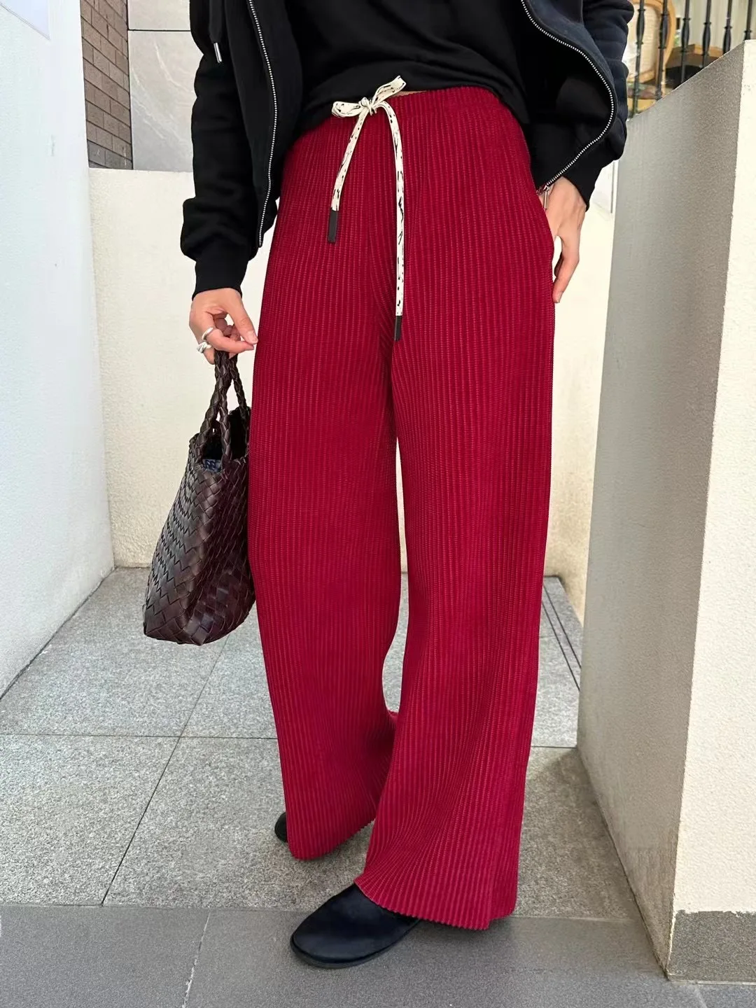 Women's Pants Retro Three-dimensional Stripes Slim Solid Color Graffiti Drawstring Design Wide-leg Casual Pants 2025 Spring New