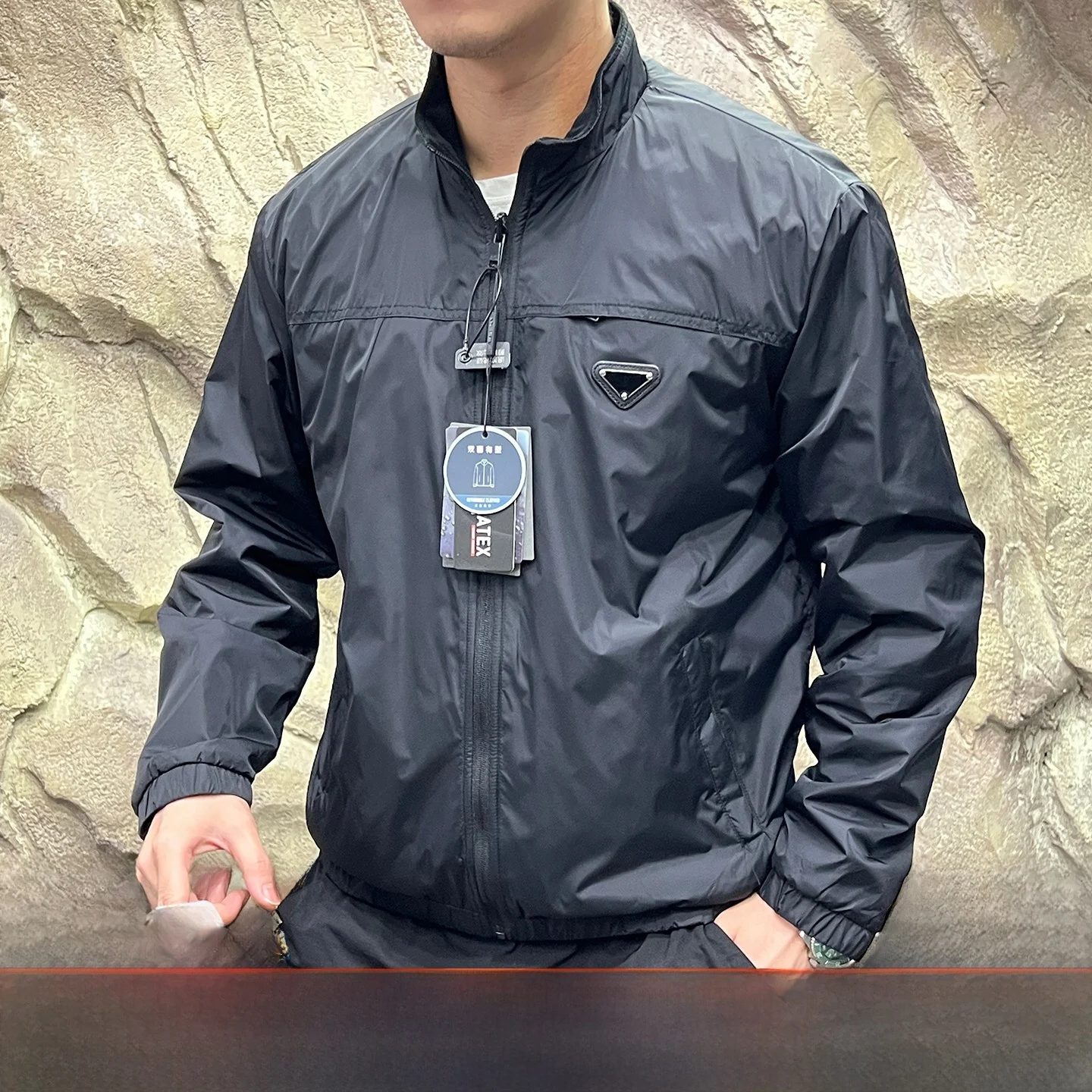 

Итальянская высококачественная ткань с эффектом памяти PSENY, импортная ткань Orilin Fce Qui Warm, уличная мужская ткань с воротником-стойкой, водонепроницаемая деловая ткань...