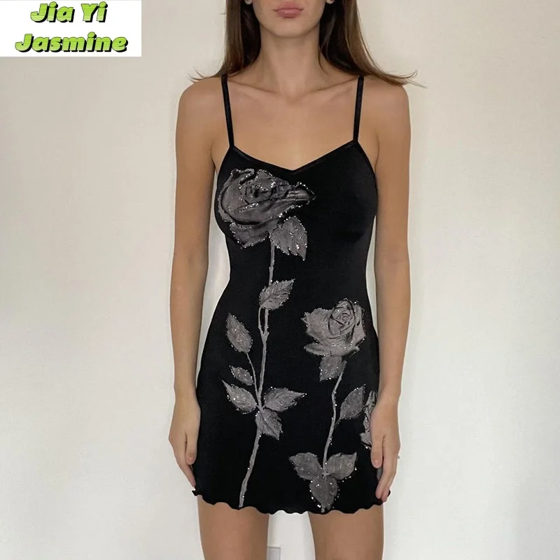 

2024 European and American Women's Backless Retro Rose Print Suspender Spicy Girl Wrap Buttocks Dress