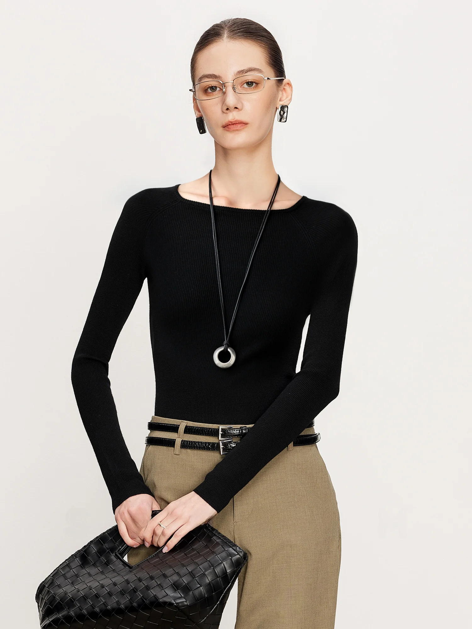 

Изысканный вязаный свитер из мериносовой шерсти с одним открытым плечом и вырезом-лодочкой, на основе пряжи Yangzi, женский, осенне-зимний