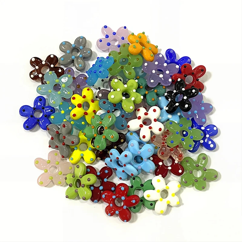2Stück Dopamine farbige hohle Blumen Glasperlen INS Mini Blumen Charm Anhänger DIY Handgemachte Schmuckzubehör Bastelzubehör für Handwerker Perfektes Feiertagsgeschenk zur Armbänder Halsketten Herstellung – Detail 3