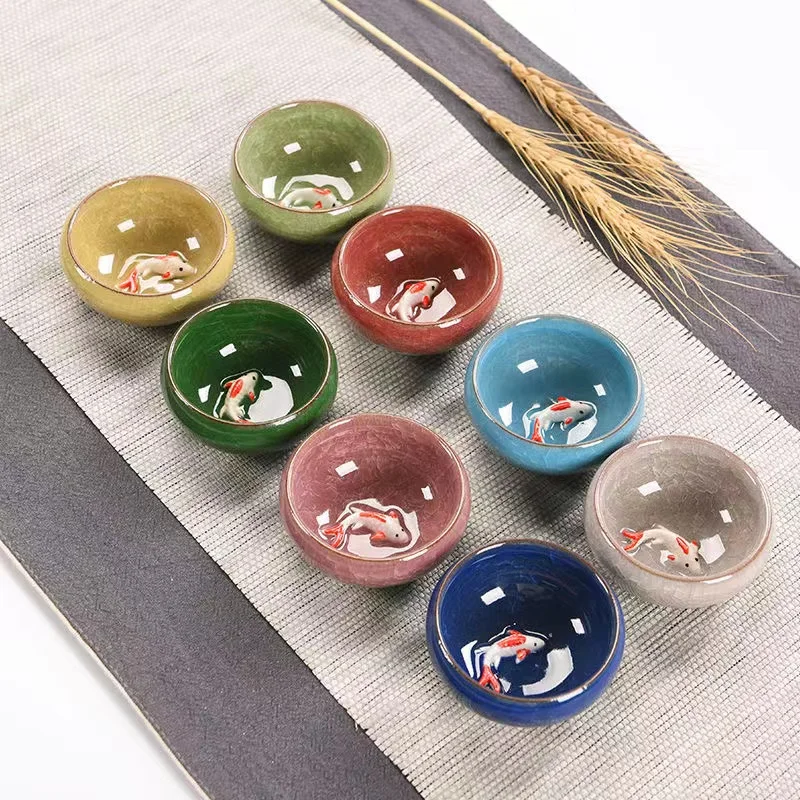 Set di tazze in ceramica da 8 pezzi, tazze da tè smaltate svasate cinesi Celadon Teacup Set di tazze in porcellana artigianale con motivo a pesci tradizionali