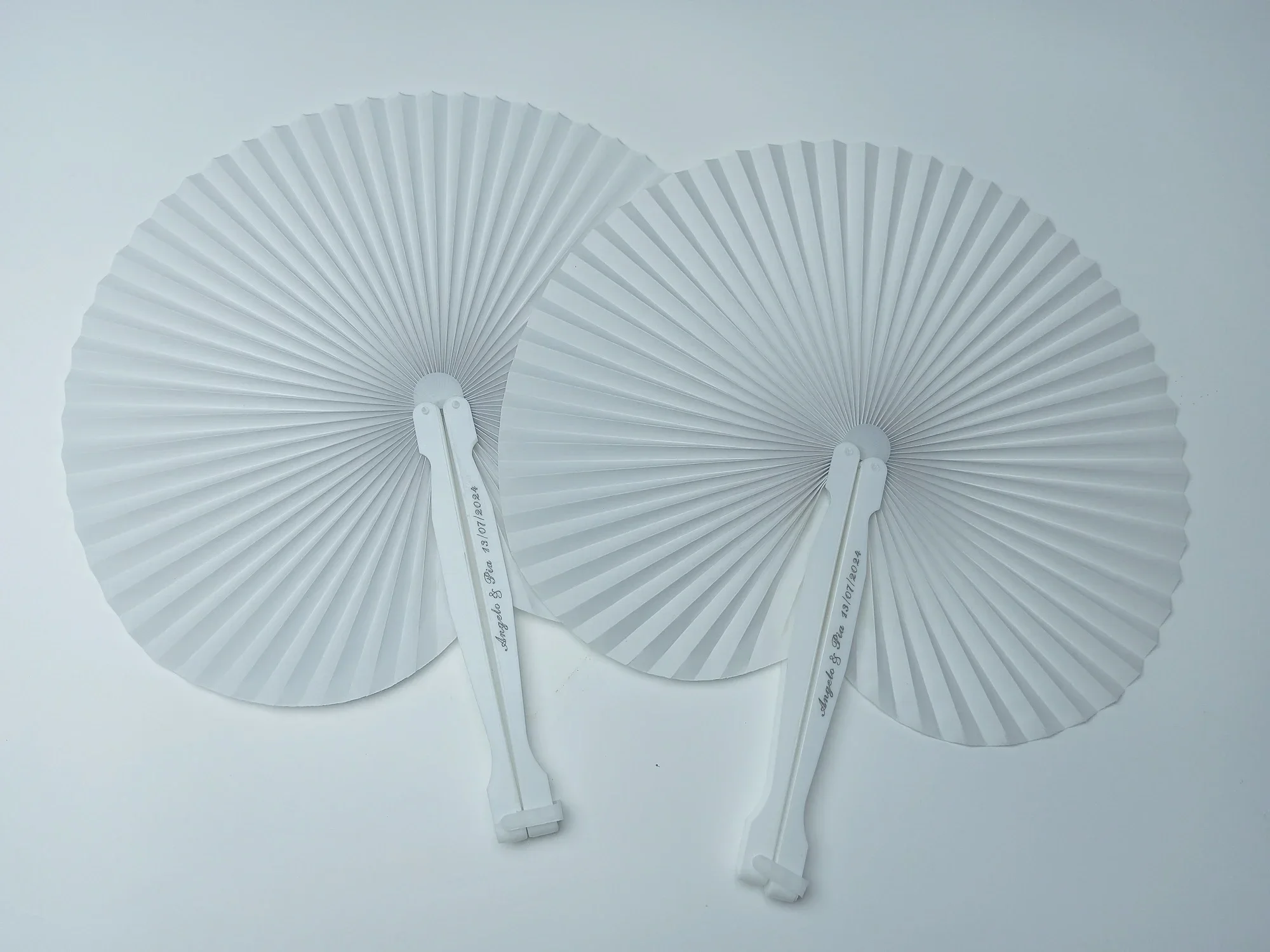 White Plastic and Paper Circular Fan, Customized, Wedding Party, Baptism Gift,12 PCs/30 PCs/120pcs