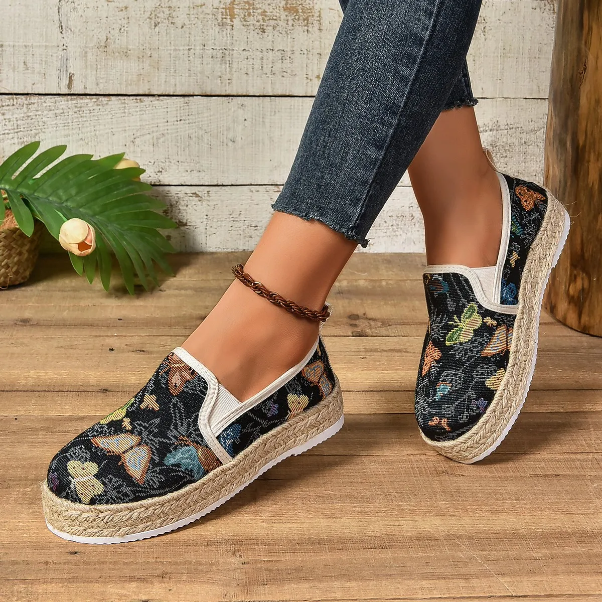 Women Flats Shoes 2024 Summer New Fashion Platform Loafers Flowers Casual Comfortable Sneakers Women Barefoot Shipping Shoes