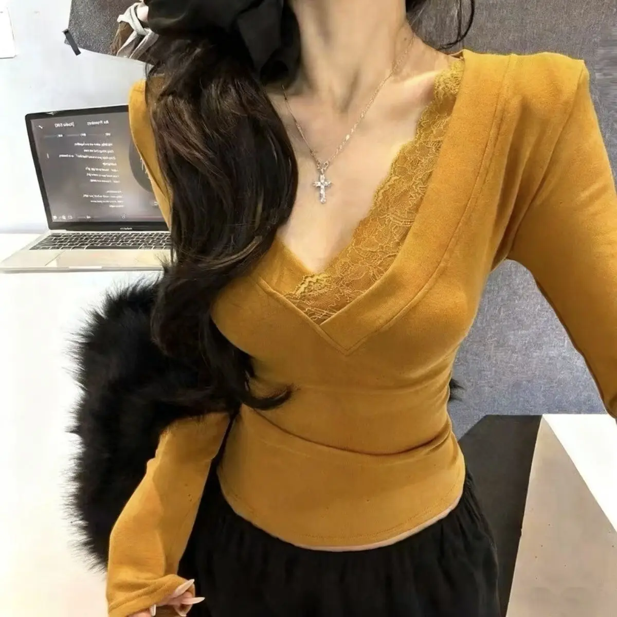 Frauen Frühling Herbst V-ausschnitt Spitze Trim Splice Taille-senkende Bauch-entblößte Top Trendy Street Style Langarm T-shirt top