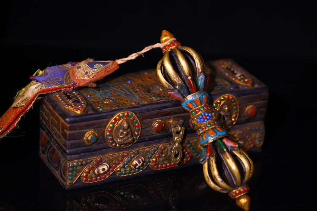 9 "مجموعة معبد التبت القديمة البرونزية رسمت فسيفساء جوهرة gZi الخرز شل فاجرا فوربا علم الصلاة بودي صندوق الجذر قاعة العبادة