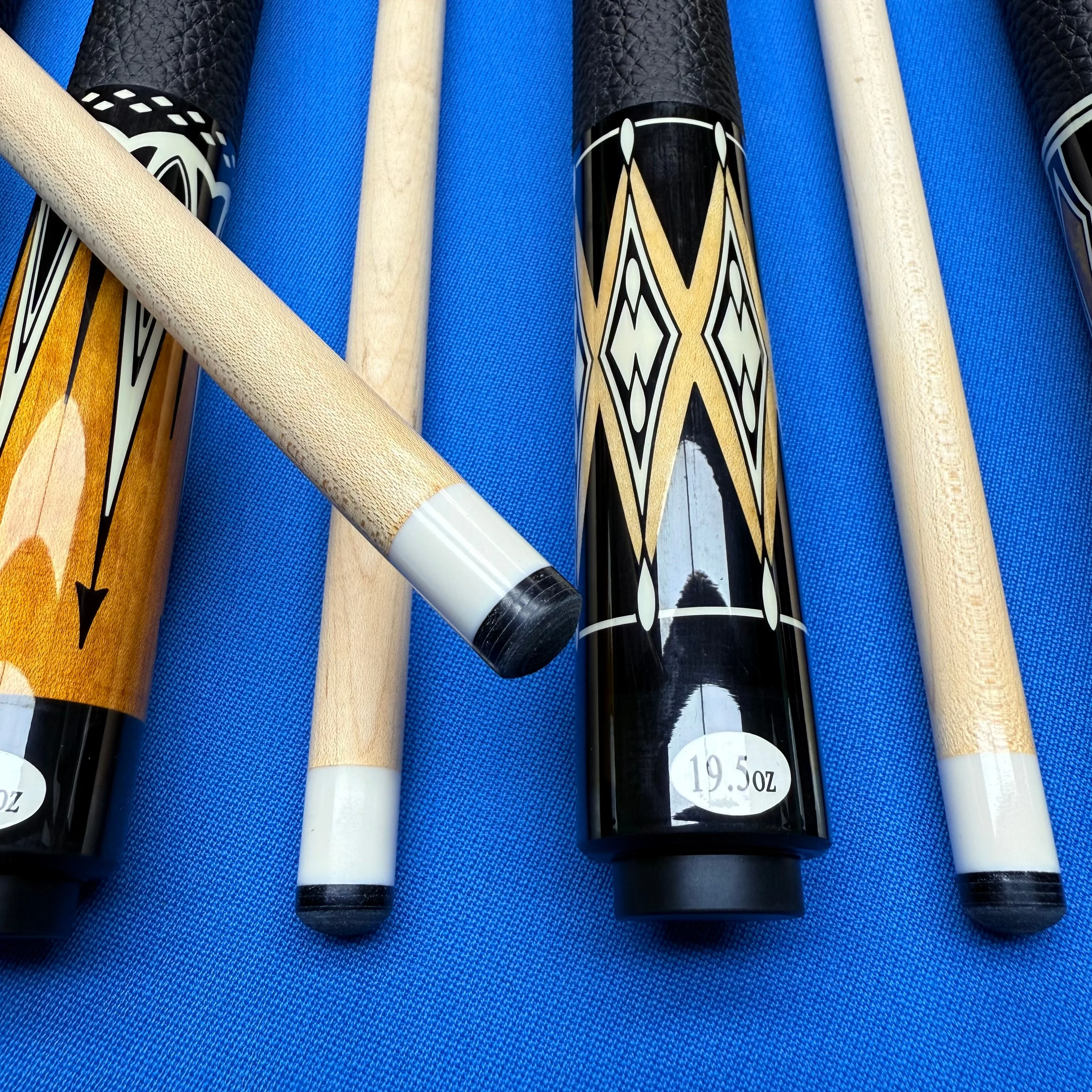 

STLF High Quality COC Radial Joint 12.5mm Maple Wood Pool Cue Durable Snooker Break Cue with Durable Layer Tip