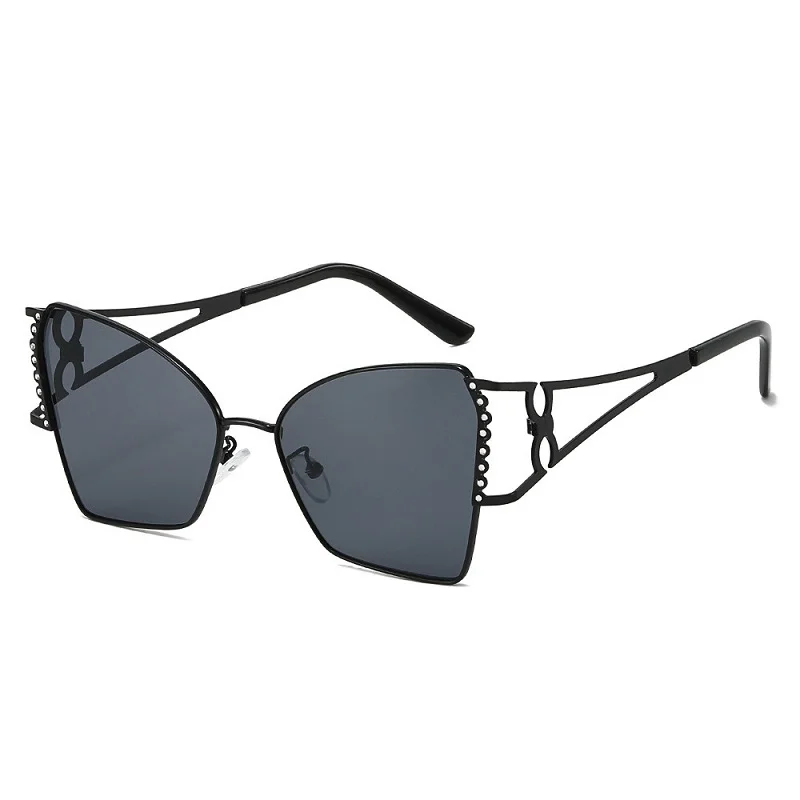 Rhinestone Hollow Cat Eye Sunglasses Women Metal Frame UV400 Luxury Trendy Party Shades Outdoor Sun Glasses Gafas De Sol