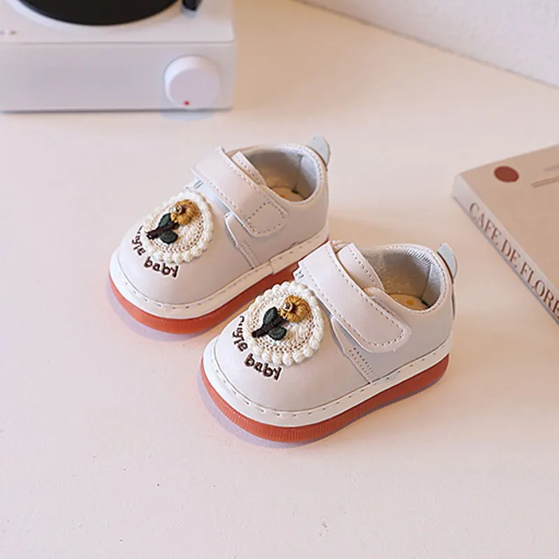 2025 Autumn New Toddler Kids Flat Shoes Embroidered Sweet Baby Walking Shoes Round Toes Cute Kids Princess Shoes Soft Bottom