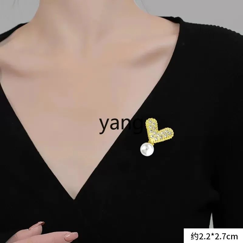 LMM pearl love small brooch women's high-end anti-light buckle collar pin, versatile clothes