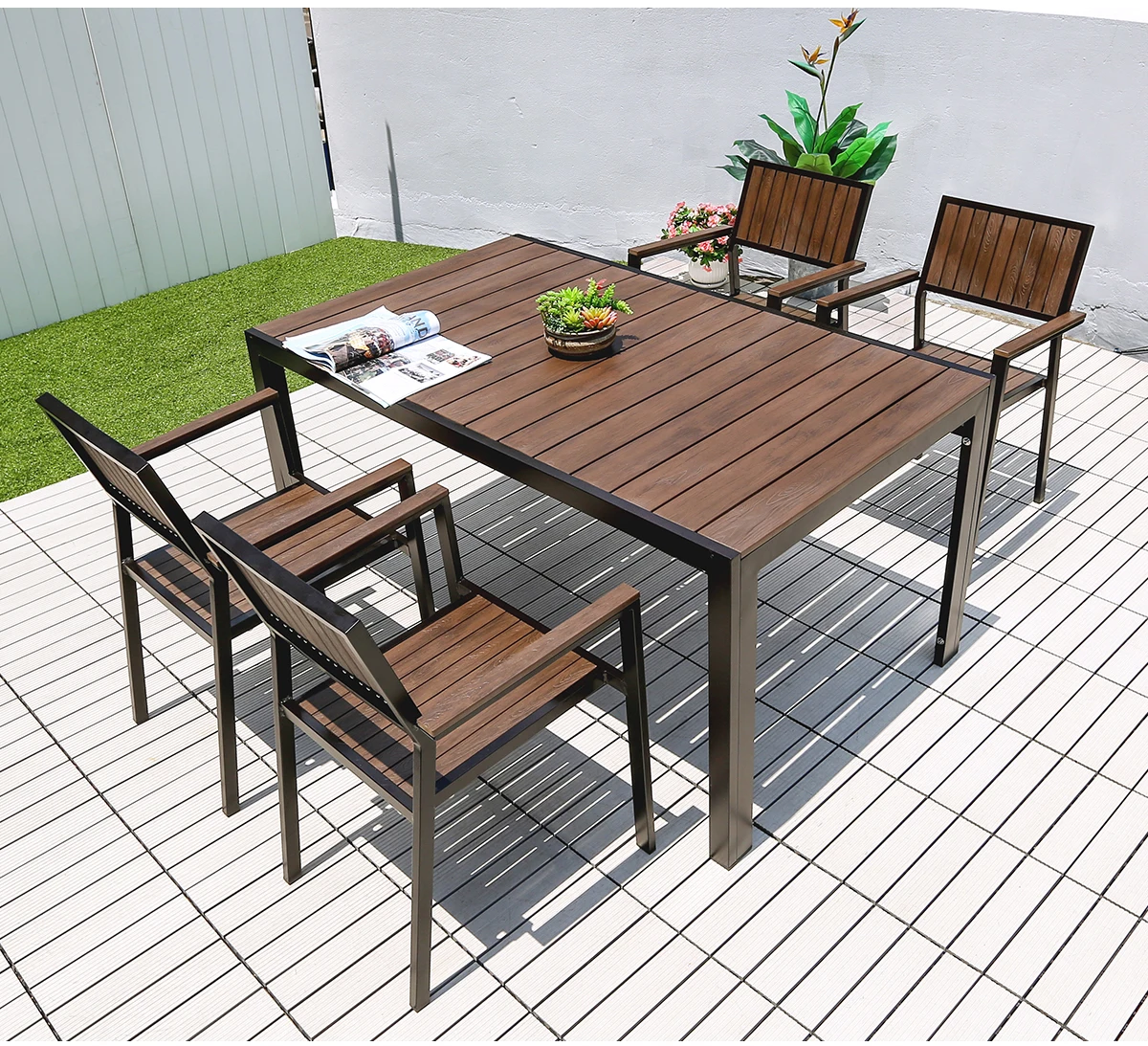 

Уличная мебель для кафе: комплект из штабелируемых кресел и обеденного стола для патио, сада, балкона