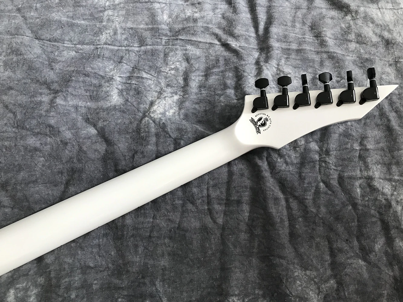 In stock B.O.C.RICH White color edge binding  electric guitar, active pickup, need more pictures Contact seller, fast shipping,