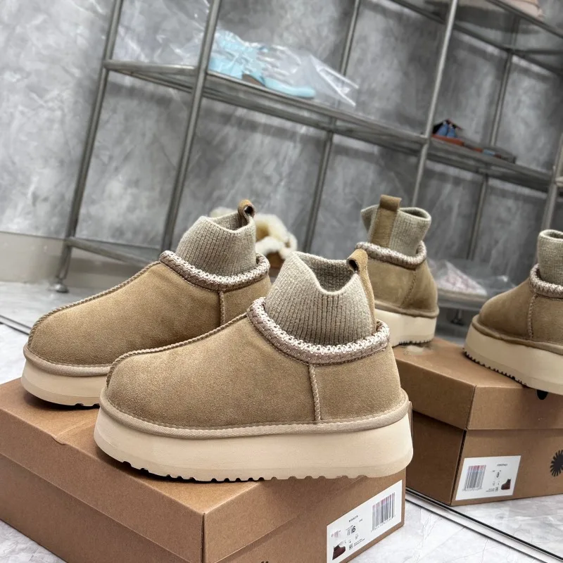 

Women Vulcanized Shoes with Thickened Fleece and Versatile Sheepskin Integrated Thick Sole for Increased Height