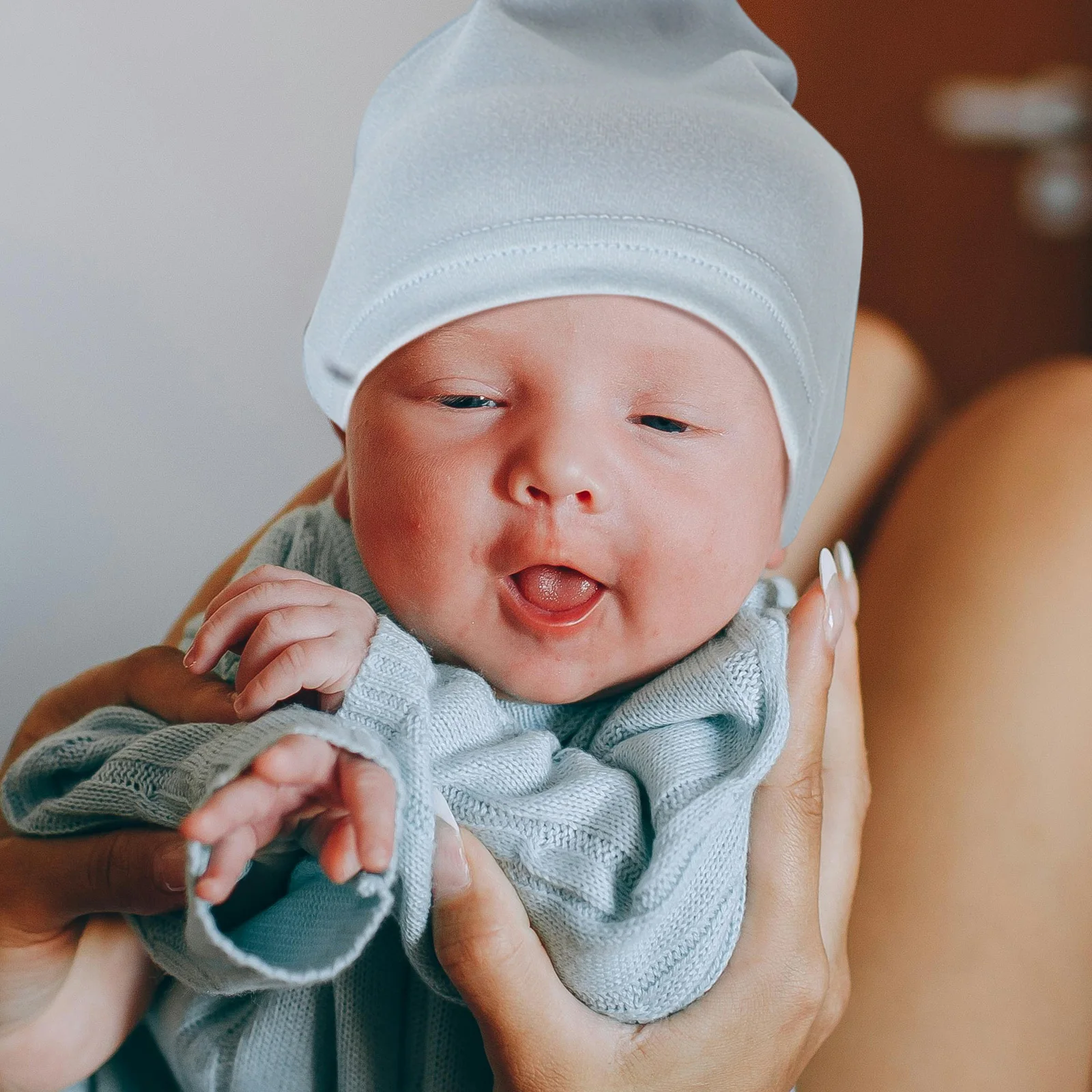 Conjunto de faixa para bebê de 3 peças, cobertor macio neutro com chapéu com nó, gorro para recém-nascidos, cobertores aconchegantes e quentes para berçário