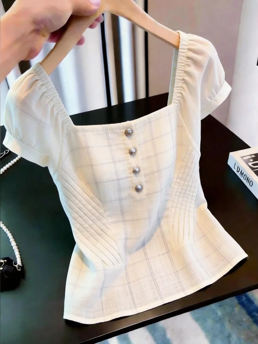 

Fashionable Korean Style Short Sleeve Shirt Women's Commute Slimming Top Stylish Trendy Design Summer 2026 Silk Blend