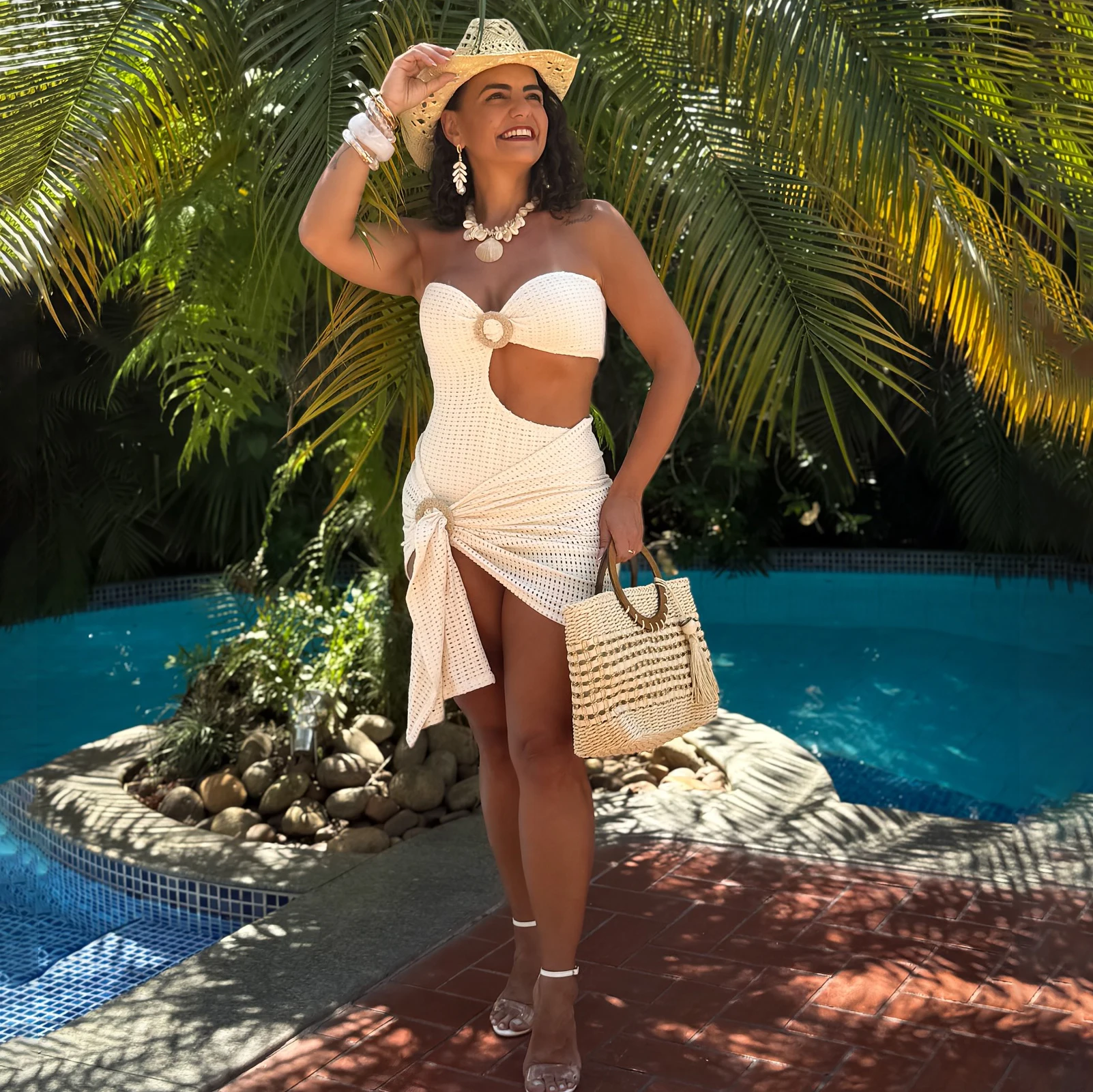 

Белый комплект бикини из 2 предметов, женский сексуальный купальник 2026, купальник с эффектом пуш-ап, женский бандо, бикини, полый купальный костюм, пляжная одежда