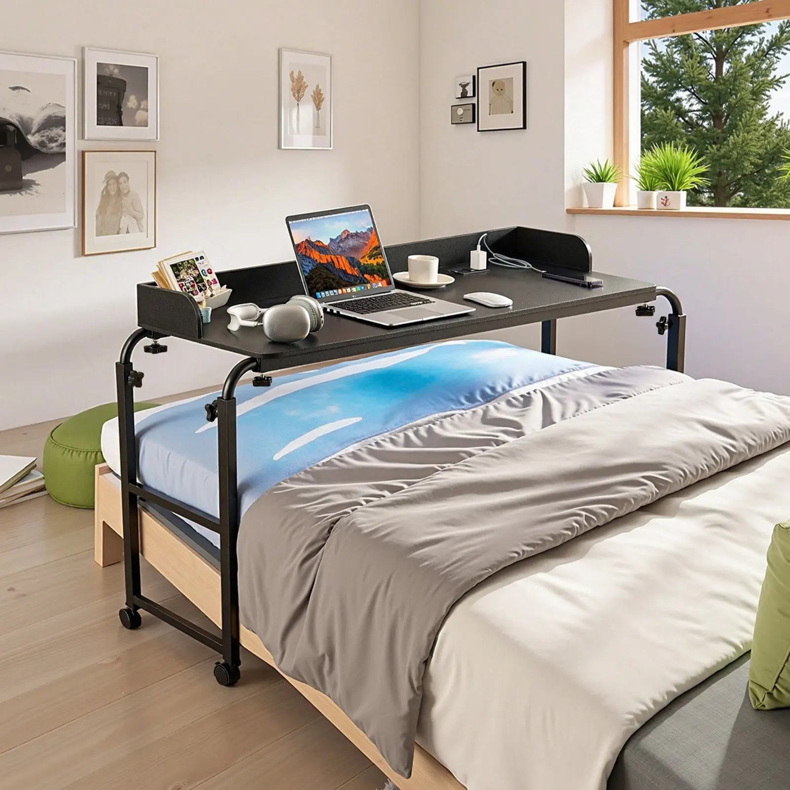 

Передвижной столик для ноутбука 31,5 x 15,7 дюймов для спальни, больницы, общежития, со встроенной розеткой, регулируемый по высоте, из ДСП