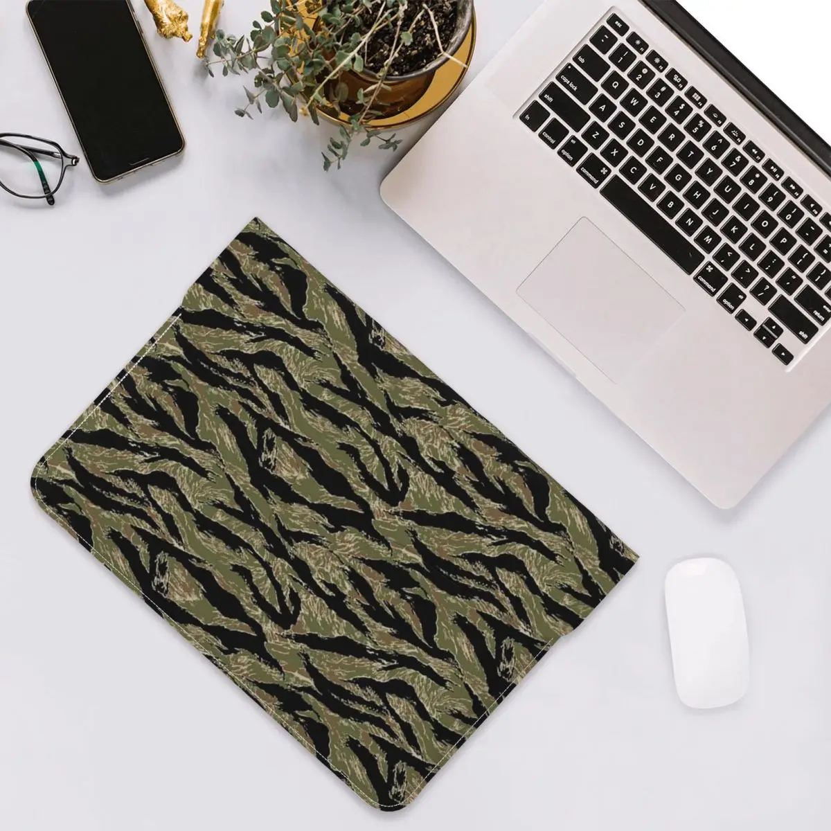 Tiger Stripe Camouflage Military Camo PU Leather Horizontal Laptop Sleeve Shockproof Soft Lining Notebook Case 13 Inch