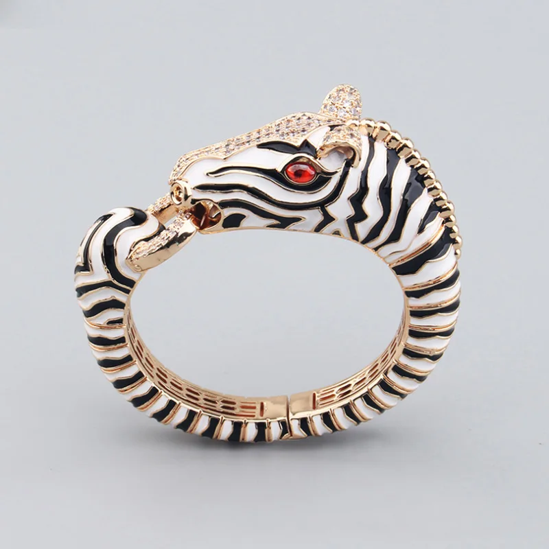 European and American Fashion Enamel Black And White Striped Zebra Titanium Steel Inlaid AAA Zircon Luxury Animal Bracelet