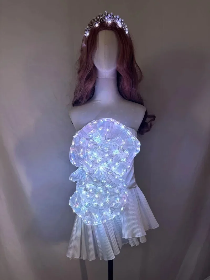 LED Cambia colore Donna Chic Elegante floreale senza maniche TubeTop Fiore pieghettato senza maniche Tinta unita Irregolare Abito a LED Rave