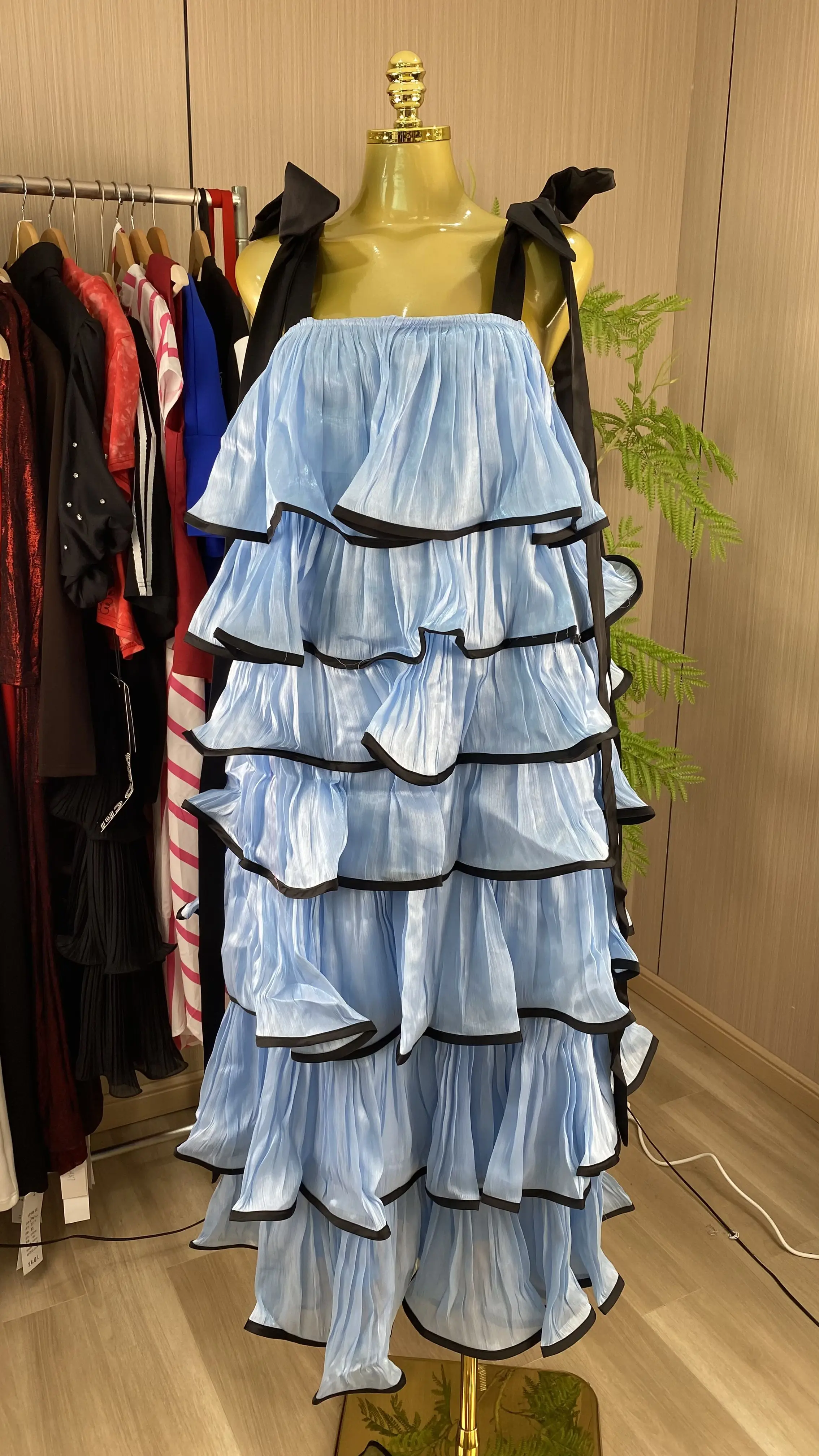 

High-quality spaghetti strap maxi dress, fashionable multi-layered skirt, off-shoulder vest, elegant dress-GZXX873