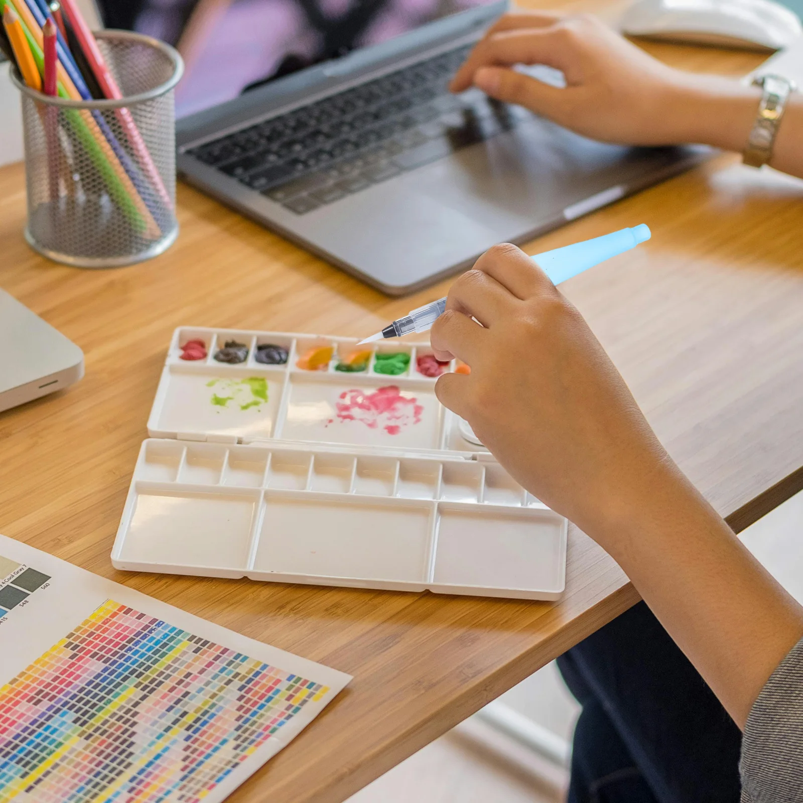 

4Pcs Refillable Watercolor Brush Pens Set Portable Nylon Tips Water Color Drawing Brushes Travel Painting Craft